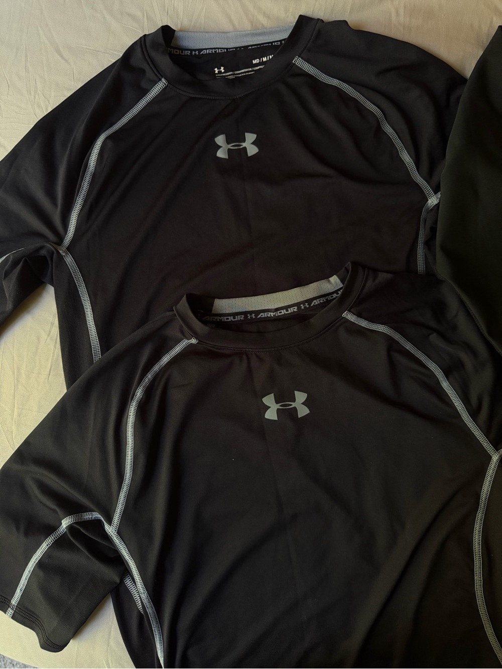 Under Armour Men’s Black Rash Guard with Gray Stitching